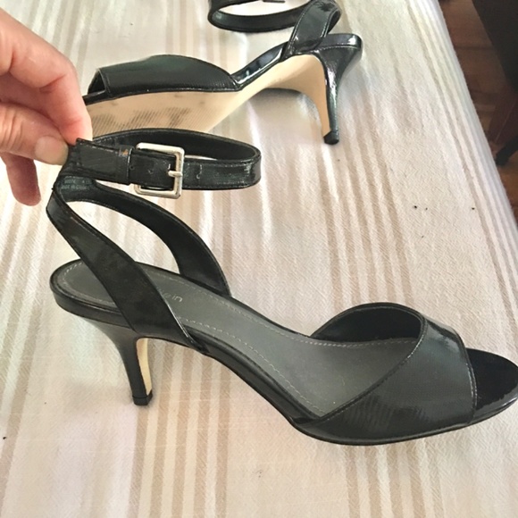 Calvin Klein Black Patent Leather Ankle Strap Sandals Medium Heel - Picture 3 of 12